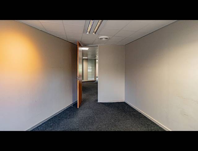357M² OFFICE TO LET IN PARKTOWN
